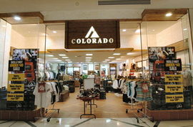 品牌服飾陳列 零售圖庫(kù)中的視覺(jué)營(yíng)銷藝術(shù)